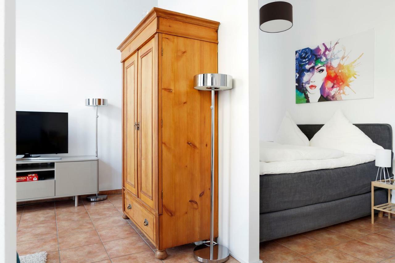 Swine By Rockchair Apartments L Superhost Status L Cozy Family & Business Flair In City Center "Mitte" Modern Studio Boxspringbed Welcomes You! Berlin Eksteriør billede